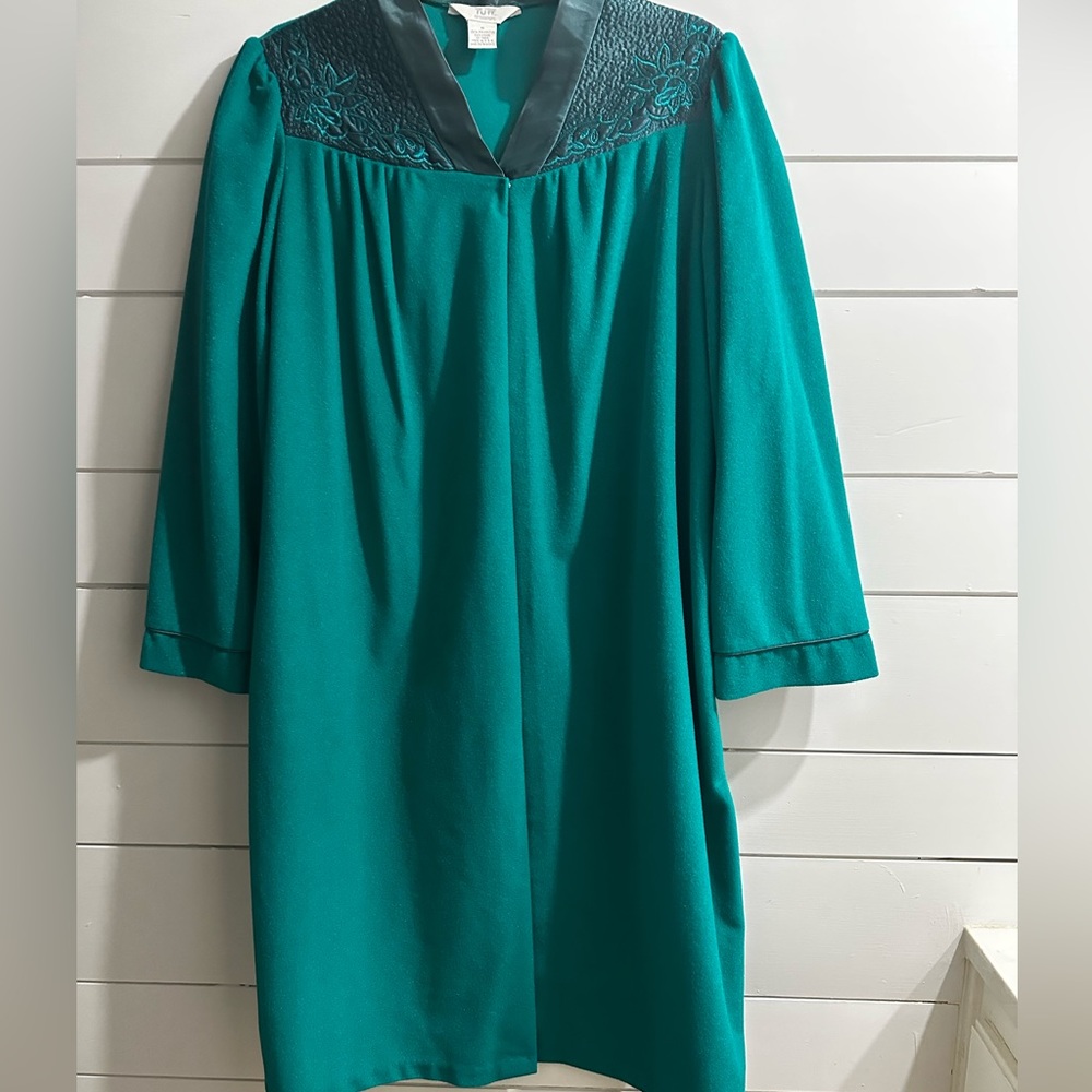 Vintage TJW Housecoat Nightgown Robe Green Size M Soft Fleece Button Front